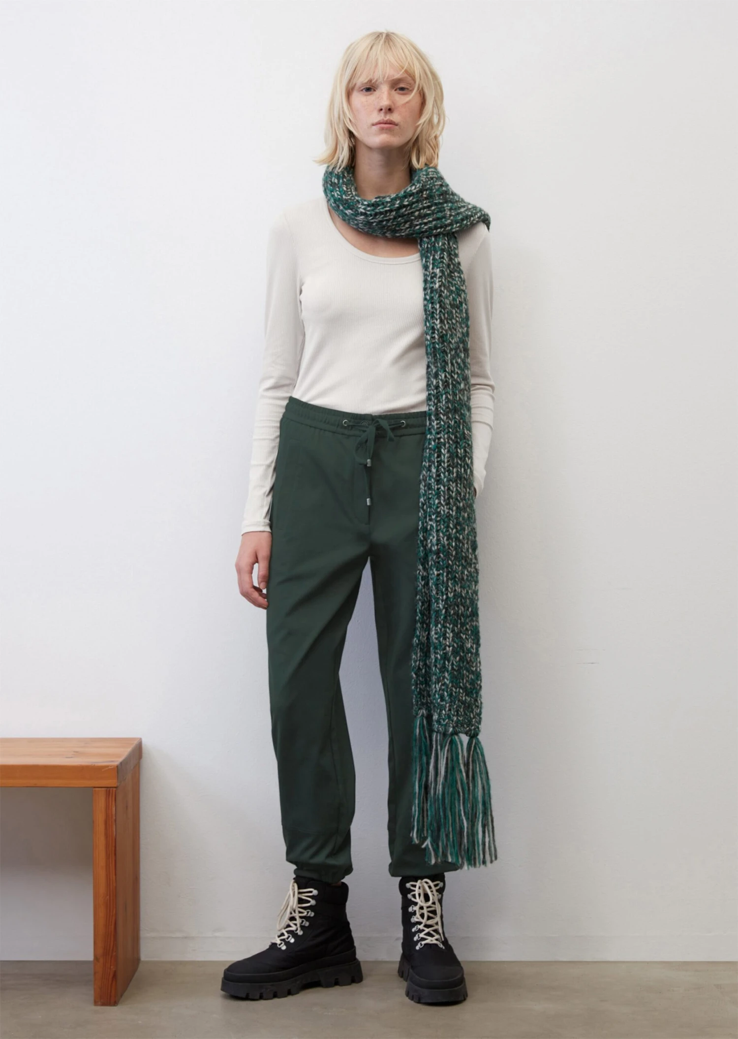 Marc O'Polo Ribbed Jersey Round Neck Long Sleeve Top Made Of A Soft Organic Cotton Blend 4 Marc O'Polo Ribbed Jersey Round Neck Long Sleeve Top Made Of A Soft Organic Cotton Blend – Bild 2