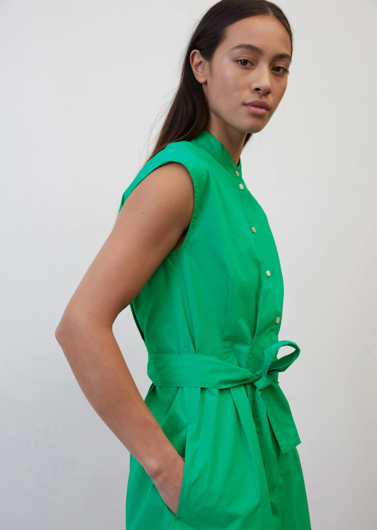 Marc O'Polo Sleeveless Shirt Dress Made Of Paper Touch Poplin 7 Marc O'Polo Sleeveless Shirt Dress Made Of Paper Touch Poplin – Bild 5