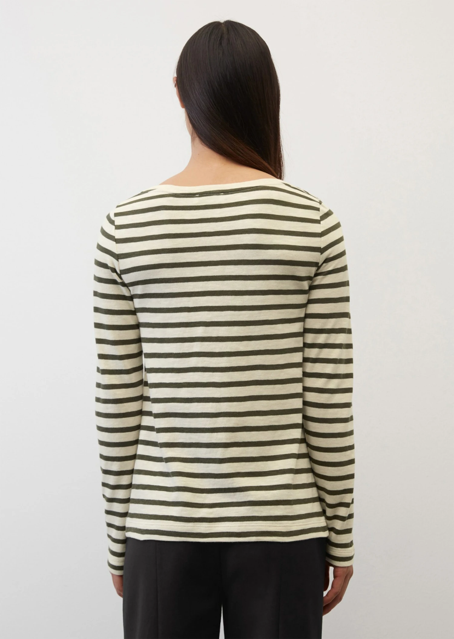 Marc O'Polo Striped Long Sleeve Top In A Loose Fit Made Of Heavy Jersey Fabric Composed Of Organic Cotton 5 Marc O'Polo Striped Long Sleeve Top In A Loose Fit Made Of Heavy Jersey Fabric Composed Of Organic Cotton – Bild 3