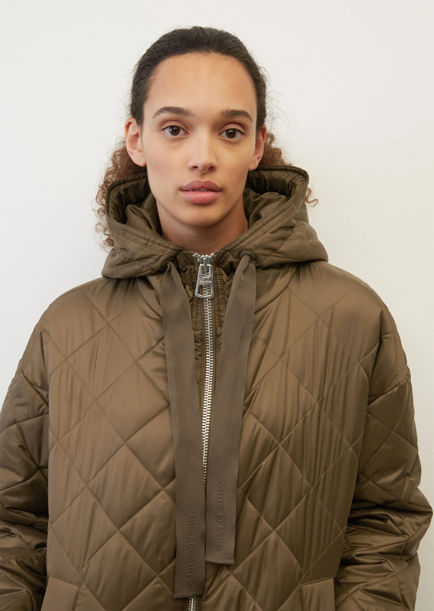 Marc O'Polo Loose Hooded Quilted Coat Made Of Recycled Materials 7 Marc O'Polo Loose Hooded Quilted Coat Made Of Recycled Materials – Bild 5