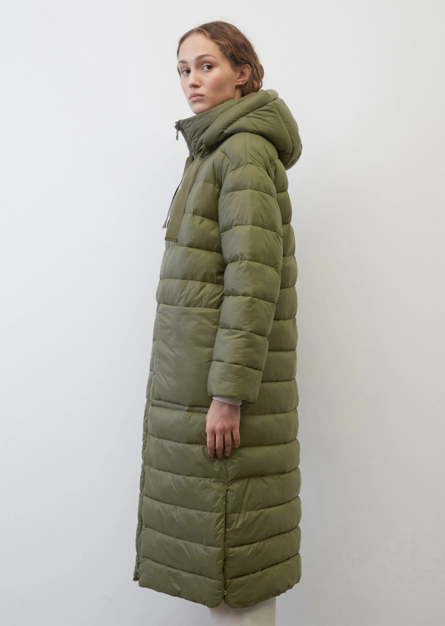 Marc O'Polo Lightweight Quilted Coat With A Detachable Hood, Regular Fit With Recycled Materials 8 Marc O'Polo Lightweight Quilted Coat With A Detachable Hood, Regular Fit With Recycled Materials – Bild 6