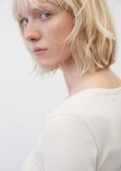 Marc O'Polo Ribbed Jersey Round Neck Long Sleeve Top Made Of A Soft Organic Cotton Blend 15 Marc O'Polo Ribbed Jersey Round Neck Long Sleeve Top Made Of A Soft Organic Cotton Blend -Marc O'Polo Verkäufe 31c320a8d1b6fc799cc53e84af1567aa