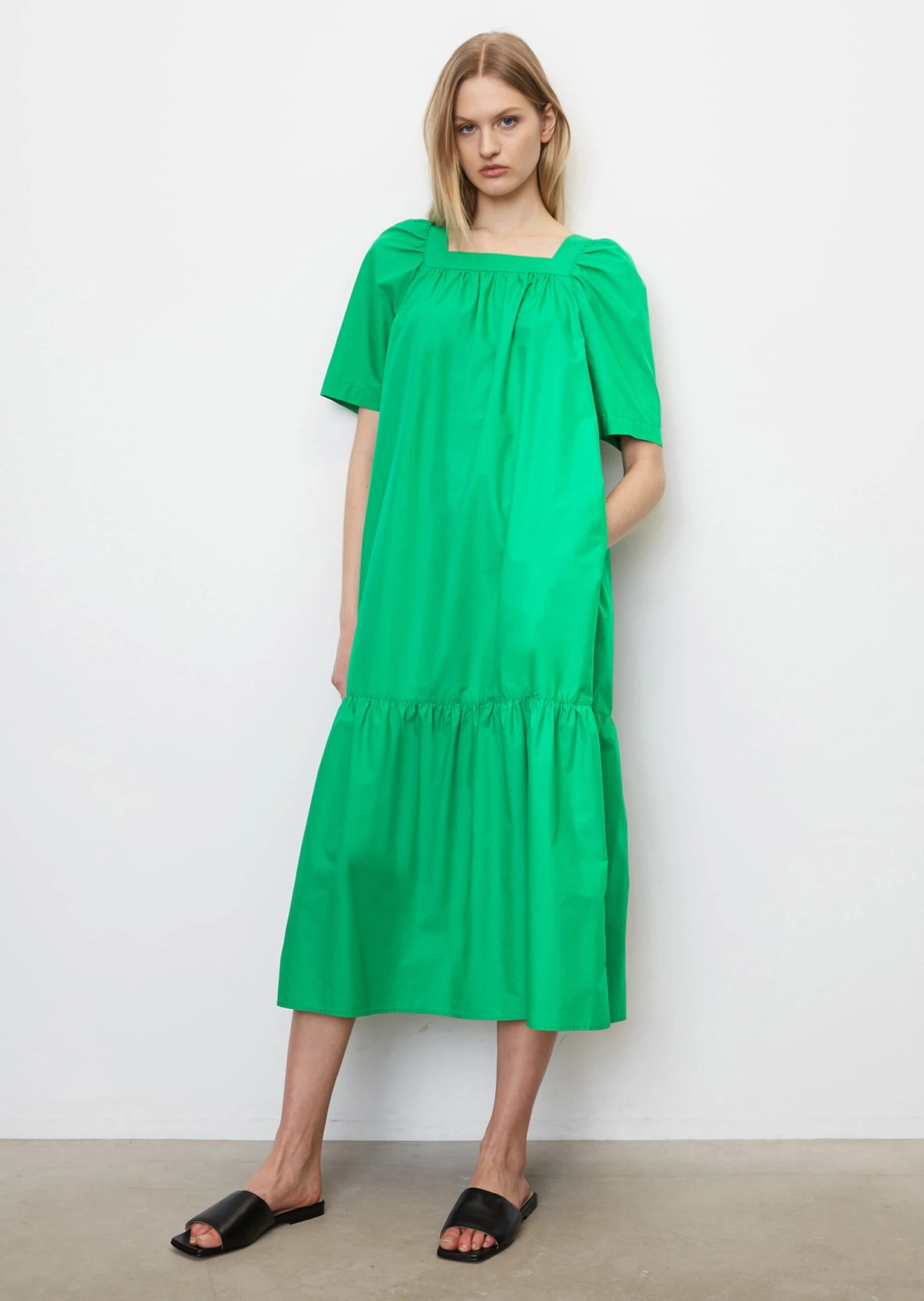 Marc O'Polo Bohemian Maxi Dress With A Square Neckline In An Organic Cotton And TENCEL™ Lyocell Blend 4 Marc O'Polo Bohemian Maxi Dress With A Square Neckline In An Organic Cotton And TENCEL™ Lyocell Blend – Bild 2