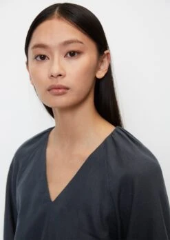 Marc O'Polo V-neck Blouse With Gathered Details In A Mix Of Materials -Marc O'Polo Verkäufe 37fd4546876fc62777fe2a27f3739736