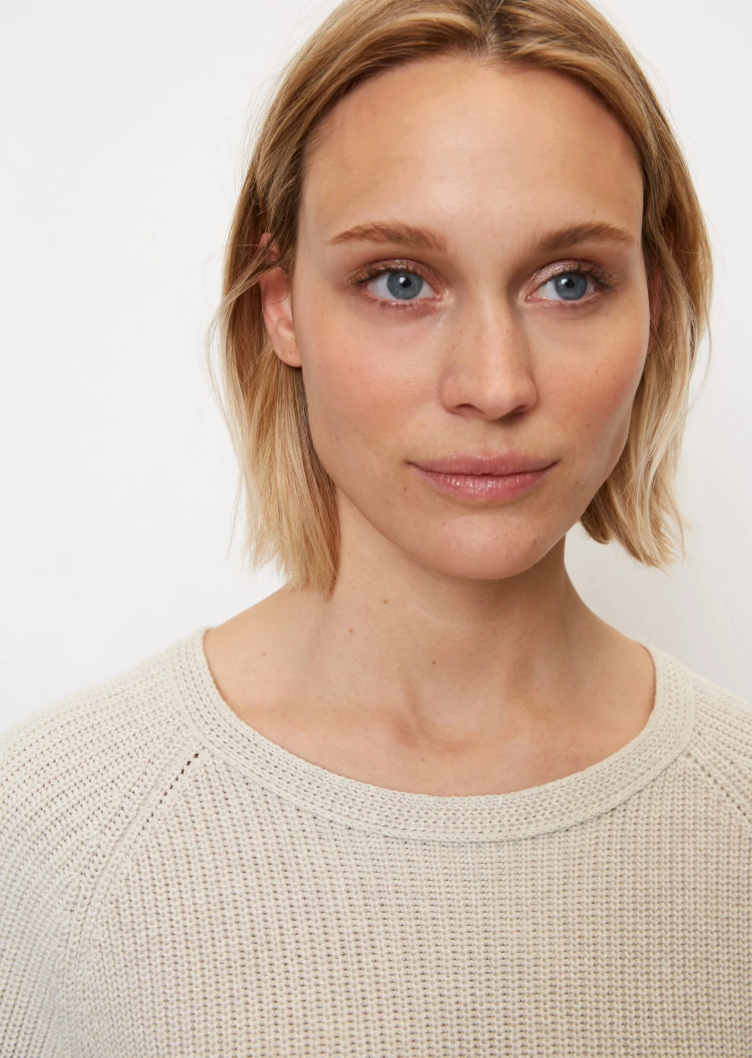 Marc O'Polo Round-neck Knitted Jumper In A Slightly Cropped Fit Made From Heavy Weight Organic Cotton 7 Marc O'Polo Round-neck Knitted Jumper In A Slightly Cropped Fit Made From Heavy Weight Organic Cotton – Bild 5