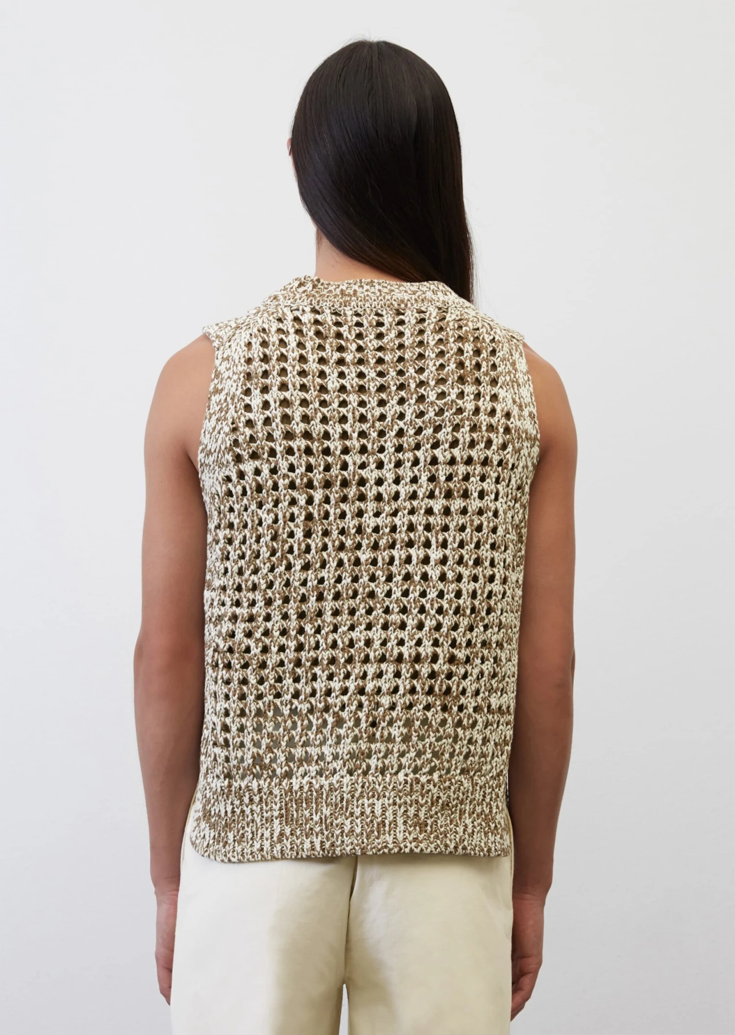 Marc O'Polo Chunky Knit Sleeveless Jumper With An Airy Knit Structure 5 Marc O'Polo Chunky Knit Sleeveless Jumper With An Airy Knit Structure – Bild 3