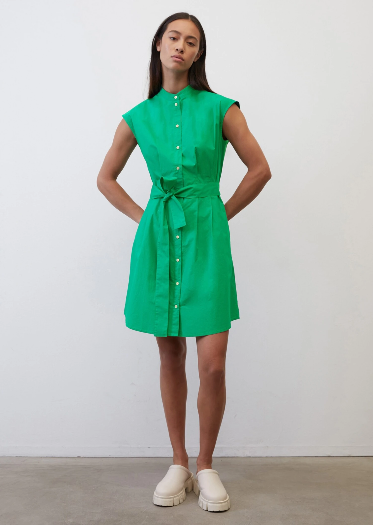 Marc O'Polo Sleeveless Shirt Dress Made Of Paper Touch Poplin 6 Marc O'Polo Sleeveless Shirt Dress Made Of Paper Touch Poplin – Bild 4