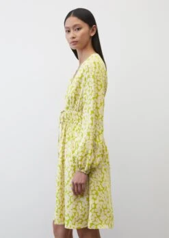 Marc O'Polo V-neck Mini Dress With An All-over Print Made From A Flowy Cupro/viscose Blend -Marc O'Polo Verkäufe 718600641206a68e7f2787e298cdeb8f
