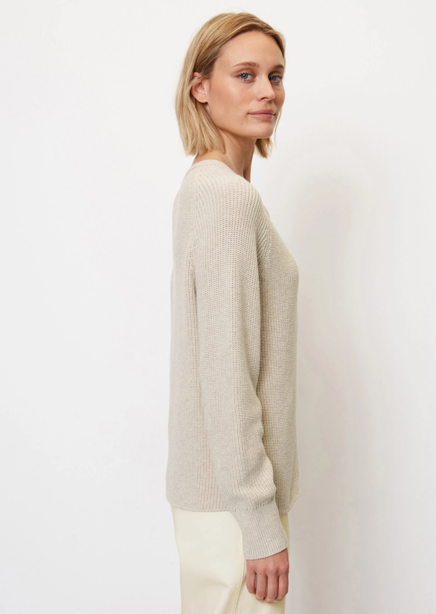 Marc O'Polo Round-neck Knitted Jumper In A Slightly Cropped Fit Made From Heavy Weight Organic Cotton 8 Marc O'Polo Round-neck Knitted Jumper In A Slightly Cropped Fit Made From Heavy Weight Organic Cotton – Bild 6