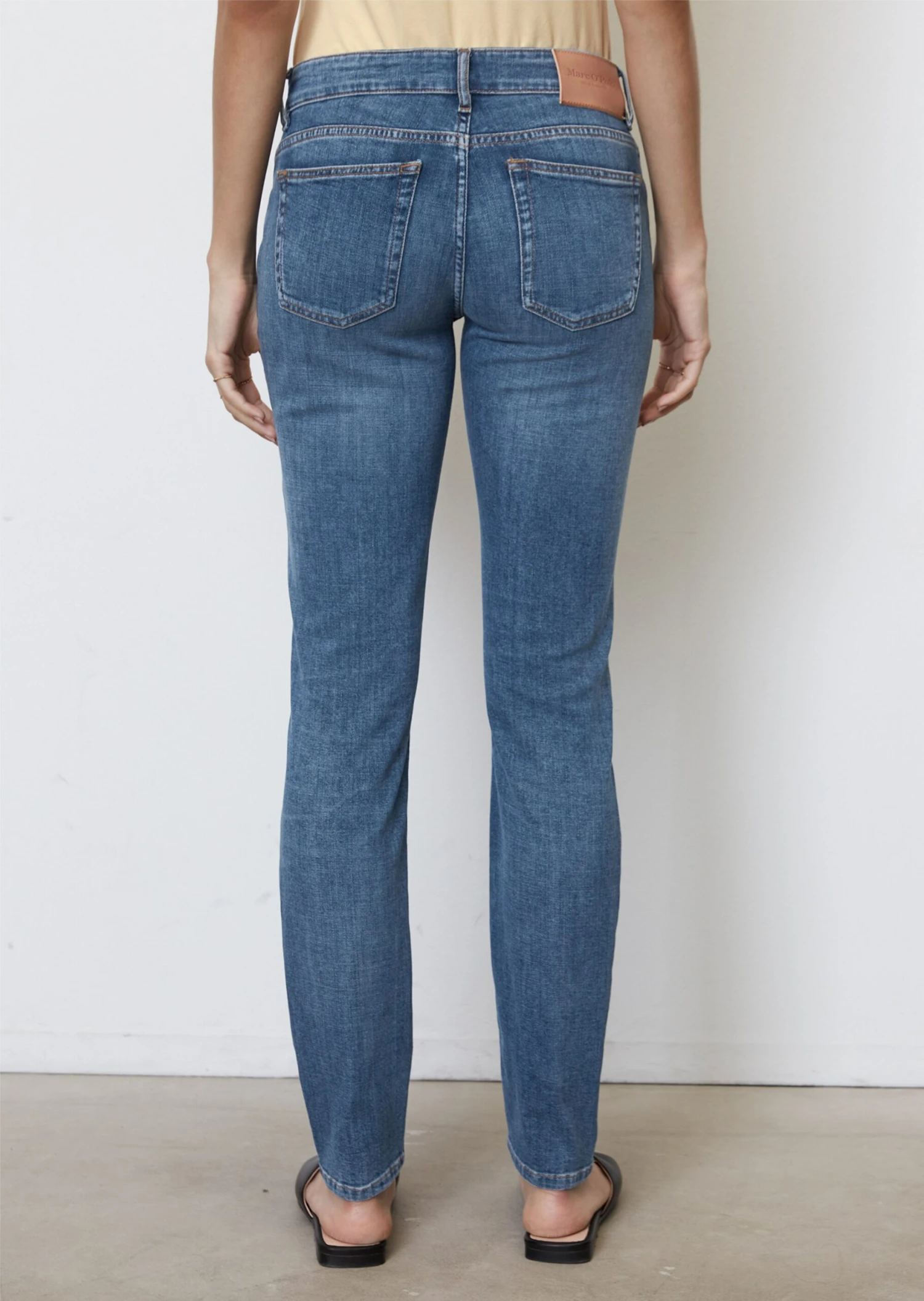 Marc O'Polo ALBY Slim Fit Jeans Made Of Stretchy Denim With A Cashmere Texture 5 Marc O'Polo ALBY Slim Fit Jeans Made Of Stretchy Denim With A Cashmere Texture – Bild 3