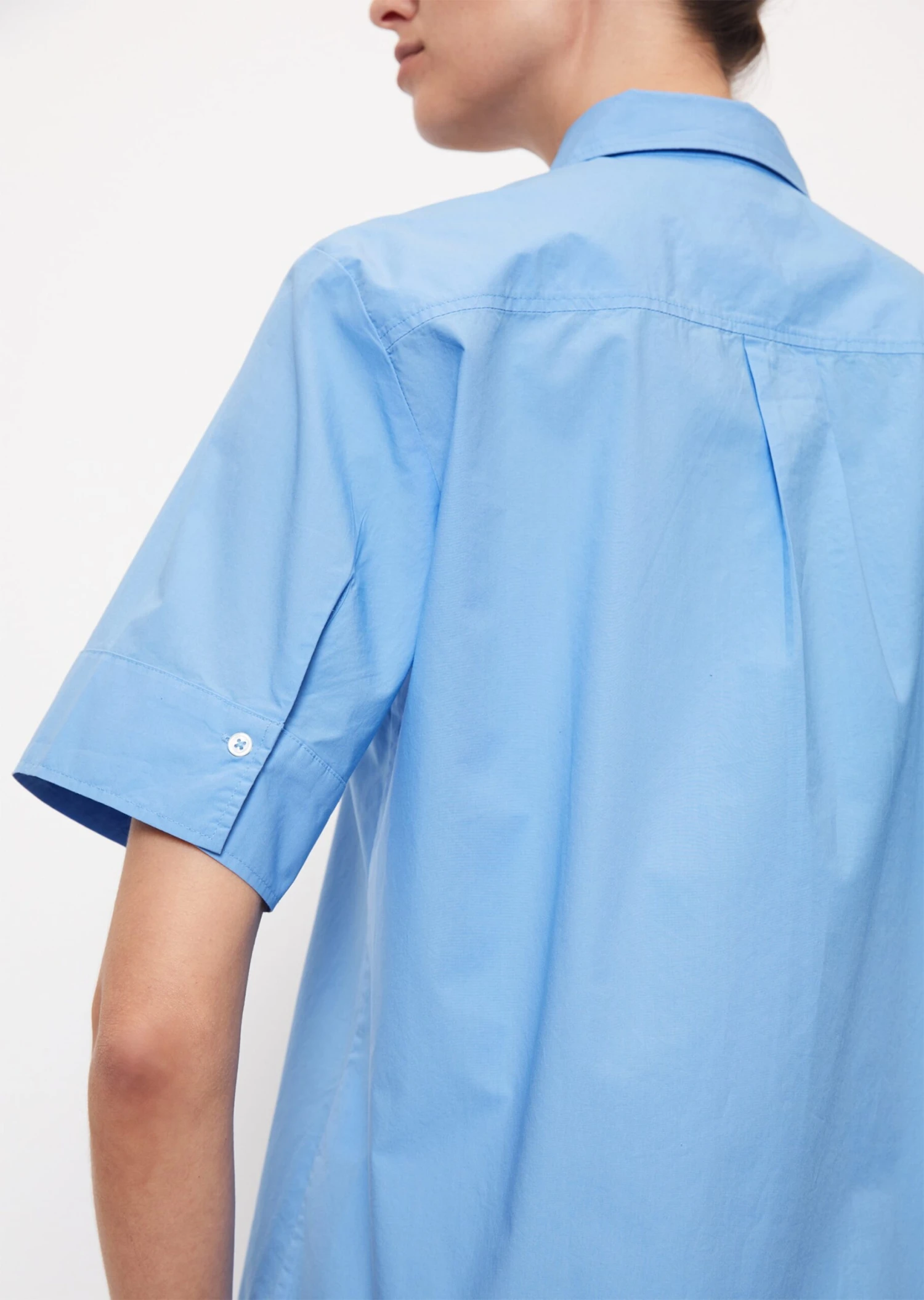 Marc O'Polo Short-sleeved Poplin Blouse In A Regular Fit Made Of Organic Cotton 7 Marc O'Polo Short-sleeved Poplin Blouse In A Regular Fit Made Of Organic Cotton – Bild 5