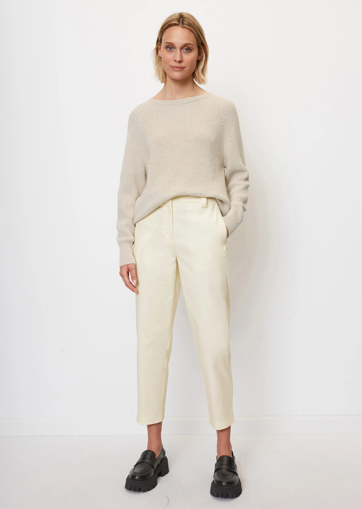 Marc O'Polo Round-neck Knitted Jumper In A Slightly Cropped Fit Made From Heavy Weight Organic Cotton 6 Marc O'Polo Round-neck Knitted Jumper In A Slightly Cropped Fit Made From Heavy Weight Organic Cotton – Bild 4