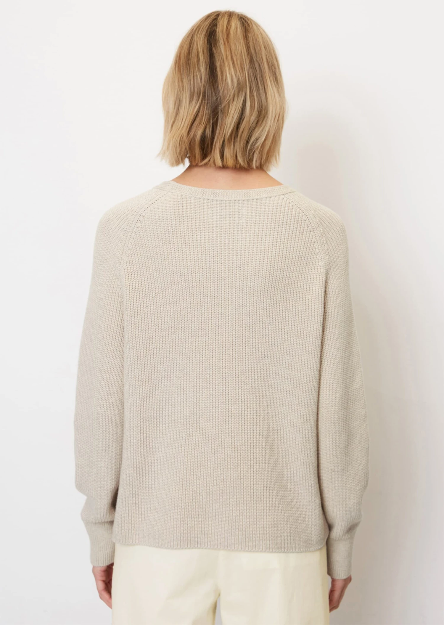 Marc O'Polo Round-neck Knitted Jumper In A Slightly Cropped Fit Made From Heavy Weight Organic Cotton 5 Marc O'Polo Round-neck Knitted Jumper In A Slightly Cropped Fit Made From Heavy Weight Organic Cotton – Bild 3