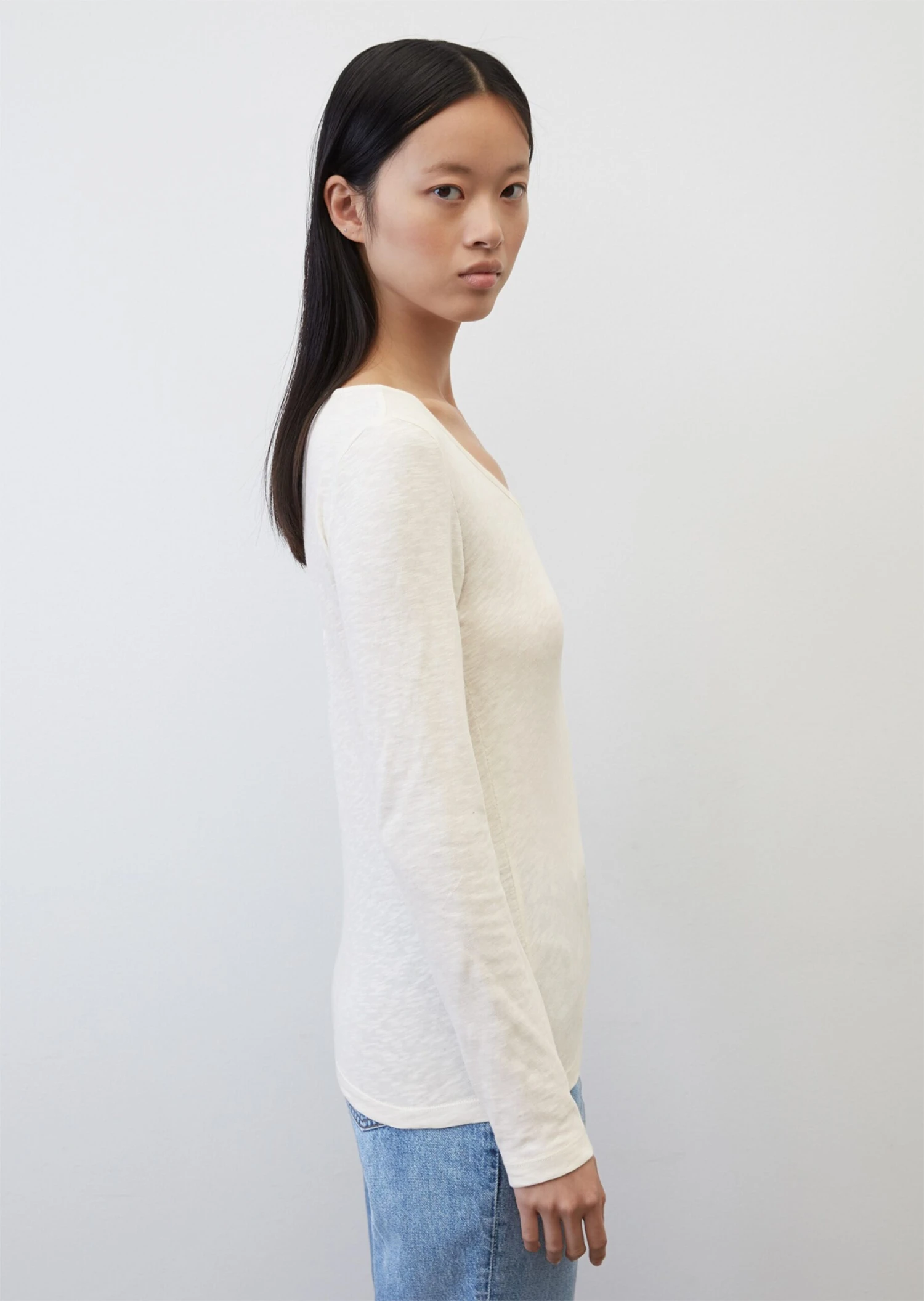 Marc O'Polo Long-sleeved Top With Round Neckline In Organic Cotton Slub Jersey 8 Marc O'Polo Long-sleeved Top With Round Neckline In Organic Cotton Slub Jersey – Bild 6