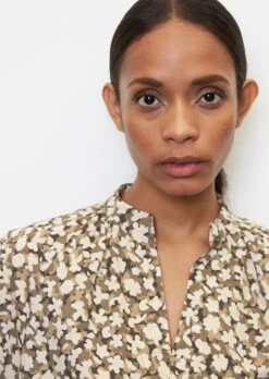 Marc O'Polo V-neck Blouse With An All-over Print Made Of Paper Touch Poplin -Marc O'Polo Verkäufe bb18096dd1745efd7d0c0de3d5683a5b