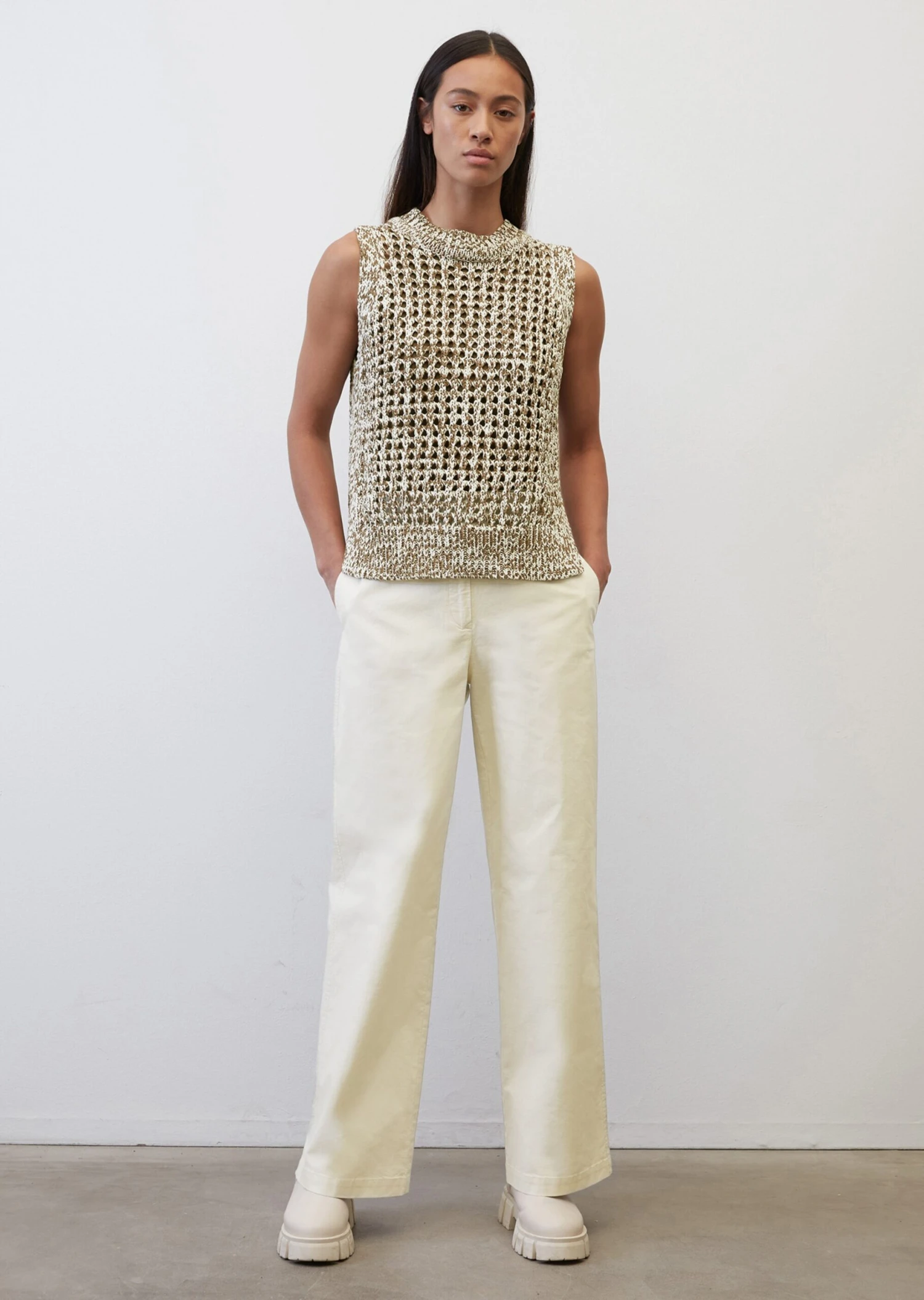 Marc O'Polo Chunky Knit Sleeveless Jumper With An Airy Knit Structure 6 Marc O'Polo Chunky Knit Sleeveless Jumper With An Airy Knit Structure – Bild 4