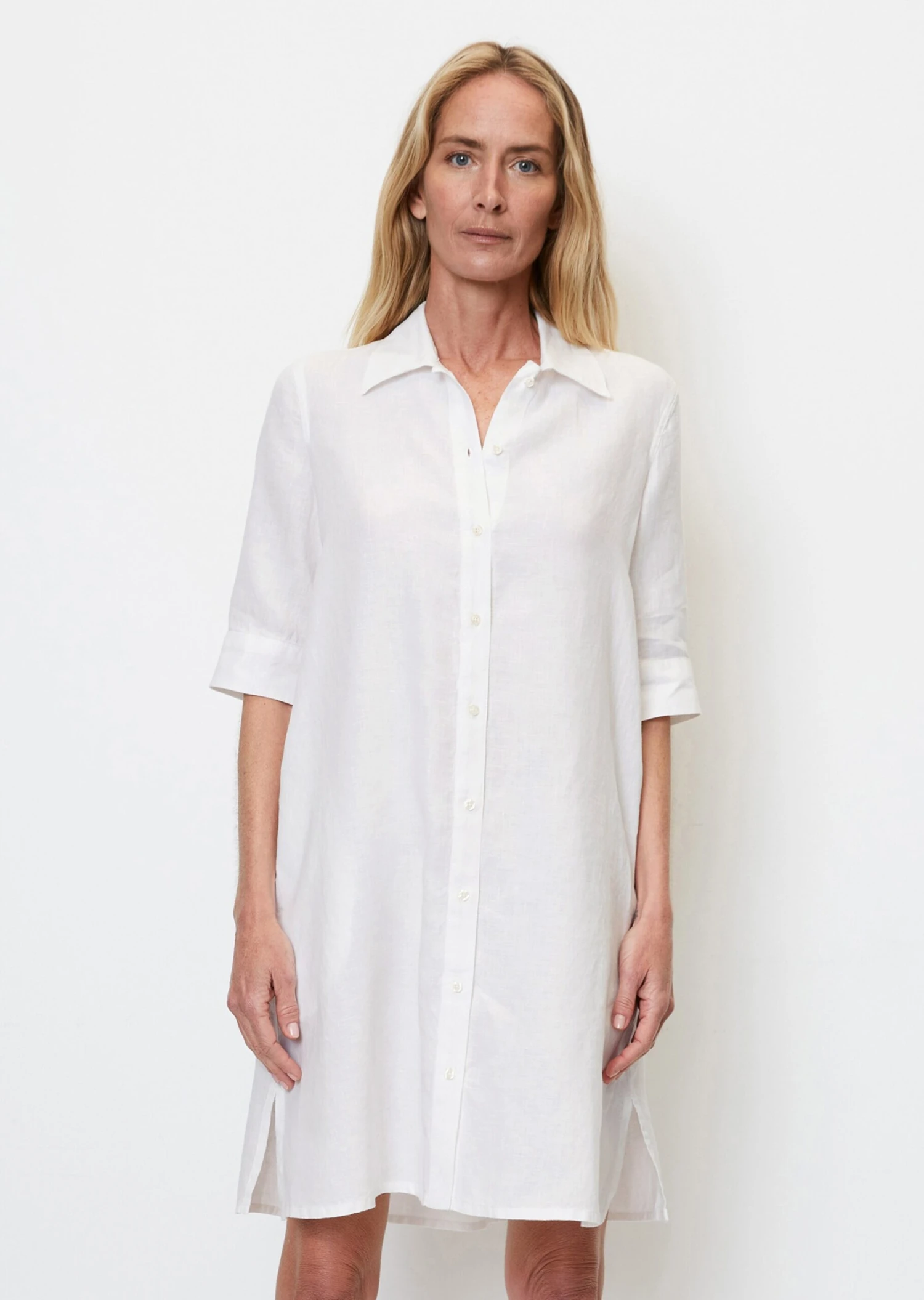 Marc O'Polo Short Linen Shirt Dress With High Slits At The Hem 6 Marc O'Polo Short Linen Shirt Dress With High Slits At The Hem – Bild 4