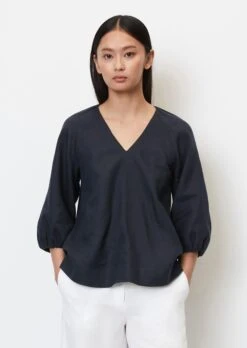 Marc O'Polo V-neck Blouse With Gathered Details In A Mix Of Materials -Marc O'Polo Verkäufe fbdba66a1693a8b72732e927c8dc857d